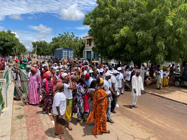 Wadial Magal Gui-Grande journée de nettoiement à Diourbel : Plus de  1500 Jeunes et Femmes mobilisés par le Directeur de l'emploi