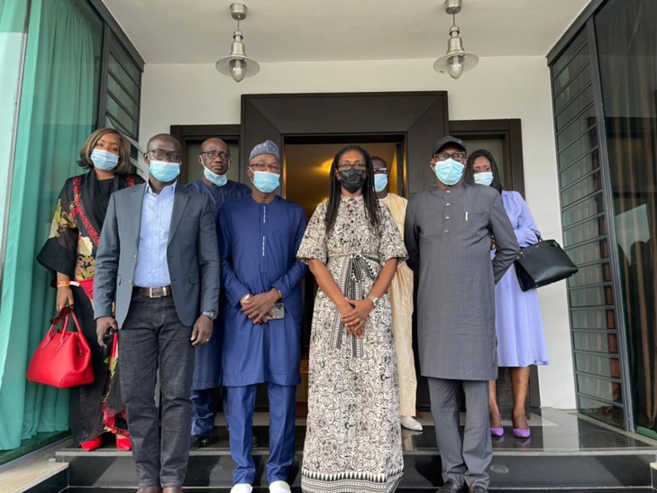 En marge du Femua: Abdoulaye Diop, Ministre de la Culture rend visite à la veuve de Ahmet Bakayokho