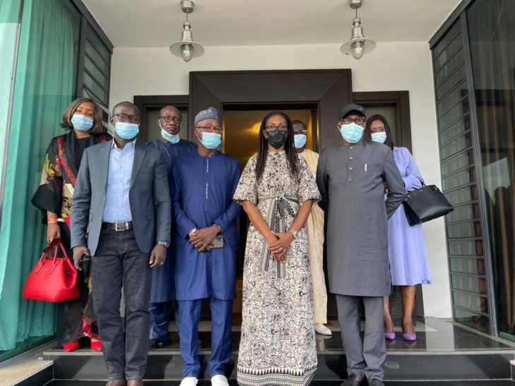 En marge du Femua: Abdoulaye Diop, Ministre de la Culture rend visite à la veuve de Ahmet Bakayokho En marge du Femua: Abdoulaye Diop, Ministre de la Culture rend visite à la veuve de Ahmet Bakayokho