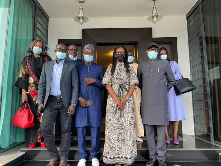 En marge du Femua: Abdoulaye Diop, Ministre de la Culture rend visite à la veuve de Ahmet Bakayokho En marge du Femua: Abdoulaye Diop, Ministre de la Culture rend visite à la veuve de Ahmet Bakayokho