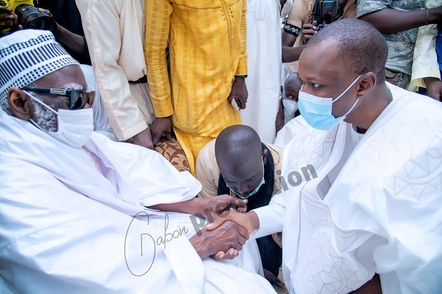 Ousmane Sonko et sa délégation reçus par Serigne Mountakha Bassirou Mbacke : les images d’une visite pré-Magal Ousmane Sonko et sa délégation reçus par Serigne Mountakha Bassirou Mbacke : les images d’une visite pré-Magal