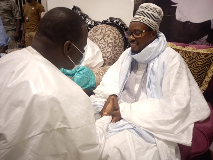 Touba: Serigne Mountakha à la délégation de YAW: "Je vous dois une dette..." Touba: Serigne Mountakha à la délégation de YAW: "Je vous dois une dette..."
