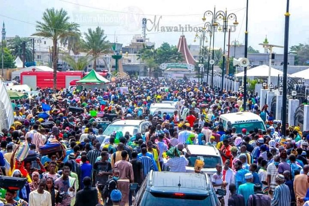 Affluence des pèlerins vers la ville sainte: Les images du 17 Safar près de la Grande Mosquée de Touba