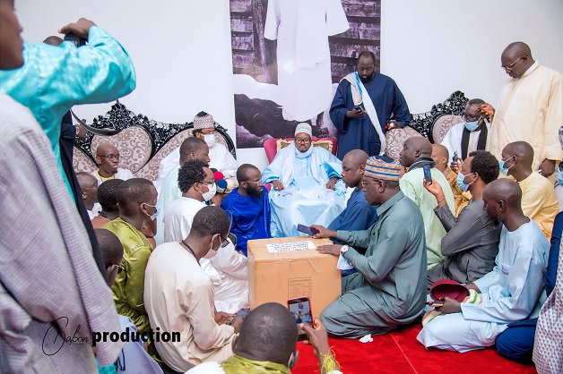 Magal de Touba: Cheikh Alassane Sène chez le Khalife général des Mourides
