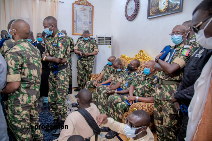 Photos / Magal Touba 2021: Visite de la délégation du Général Moussa Fall auprès du Khalife général Serigne Mountakha