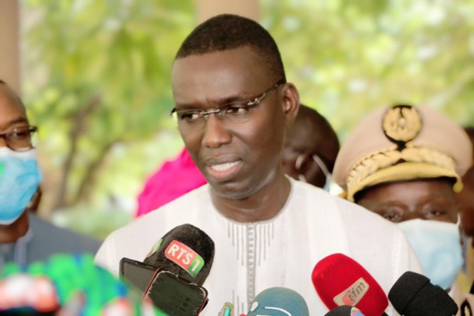Xeyu Ndaw Yi: Le Ministre Dame Diop octroie des bons de formation 114 millions F CFA  à Kaolack et Fatick