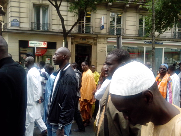 [Photos] Paris: Les Mourides marchent pour la paix, la tolérance et le dialogue des cultures