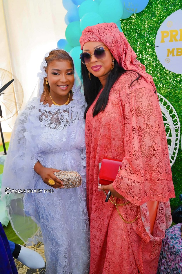 Arrêt sur images : Baptême de bébé Aziz Ndiaye junior, fils de Ndiogou Mbaye et de Fatima Arrêt sur images : Baptême de bébé Aziz Ndiaye junior, fils de Ndiogou Mbaye et de Fatima