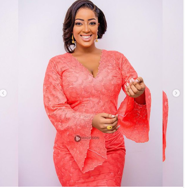 L'actrice Betty sexy dans une tenue traditionnelle (Photos)