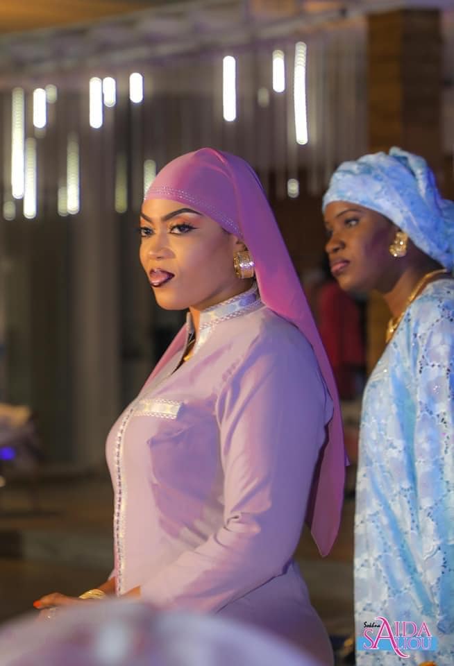 En exclusivité les photos de la célébration du Gamou 2021 chez Sokhna Aïda Diallo, en compagnie de Sokhna Bator et Sokhna Adja Saliou En exclusivité les photos de la célébration du Gamou 2021 chez Sokhna Aïda Diallo, en compagnie de Sokhna Bator et Sokhna Adja Saliou