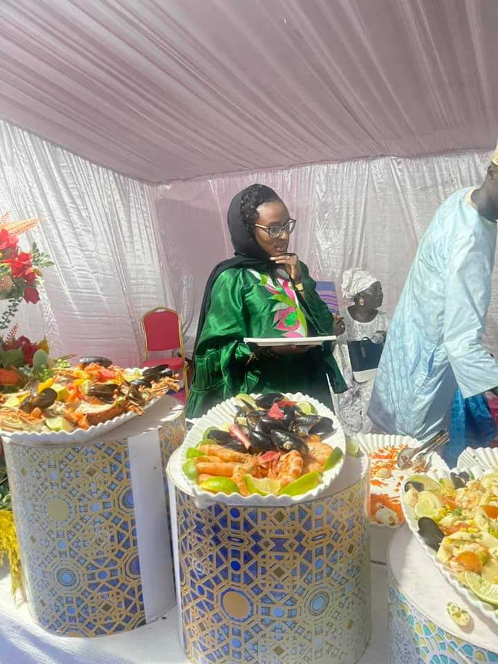 Images sur Gamou: Le berndé exceptionnel de Soxna Oumou Sy Dabakh et de Soxna Amina Niasse, chez Dr. Ahmed Khalifa Niasse