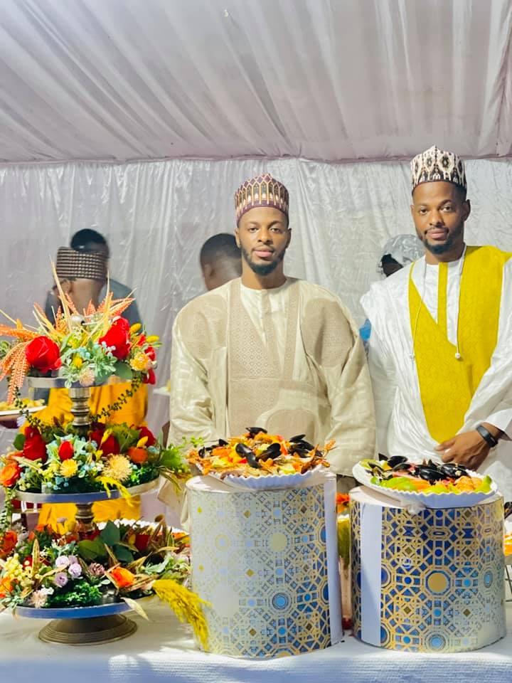 Images sur Gamou: Le berndé exceptionnel de Soxna Oumou Sy Dabakh et de Soxna Amina Niasse, chez Dr. Ahmed Khalifa Niasse