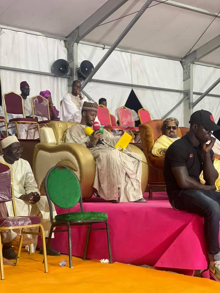 Images sur Gamou: Le berndé exceptionnel de Soxna Oumou Sy Dabakh et de Soxna Amina Niasse, chez Dr. Ahmed Khalifa Niasse