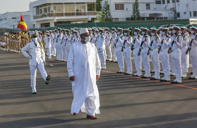 Le Président Macky Sall en visite en Gambie: Les premières images de son arrivée Le Président Macky Sall en visite en Gambie: Les premières images de son arrivée