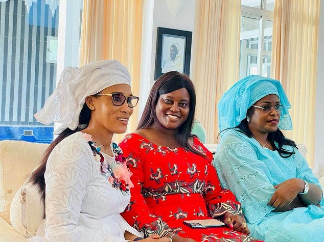 Visite du Président Macky Sall en Gambie : Une retrouvaille entre Premières Dames Visite du Président Macky Sall en Gambie : Une retrouvaille entre Premières Dames