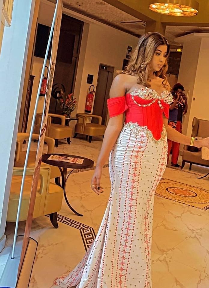 Fespaco: Kiné de la série Pod et Marichou dans une robe à vous couper le souffle(Photos) Fespaco: Kiné de la série Pod et Marichou dans une robe à vous couper le souffle(Photos)