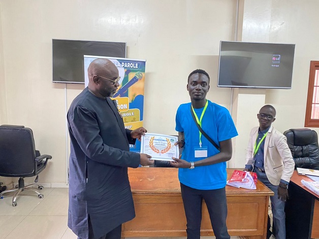 Renforcement de capacités du Parti de Samuel Sarr: Les Jeunes du PLSS accablent Cheikh Amar Renforcement de capacités du Parti de Samuel Sarr: Les Jeunes du PLSS accablent Cheikh Amar