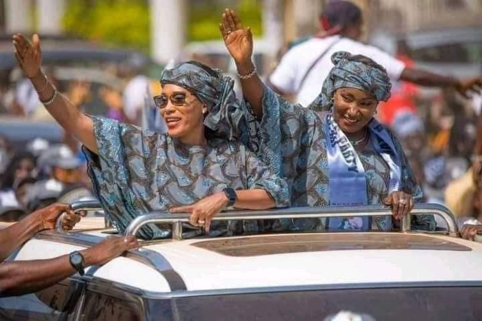 Gambie présidentielle: Fatou Bah et sa co-épouse battent campagne pour leur mari, Adama Barrow