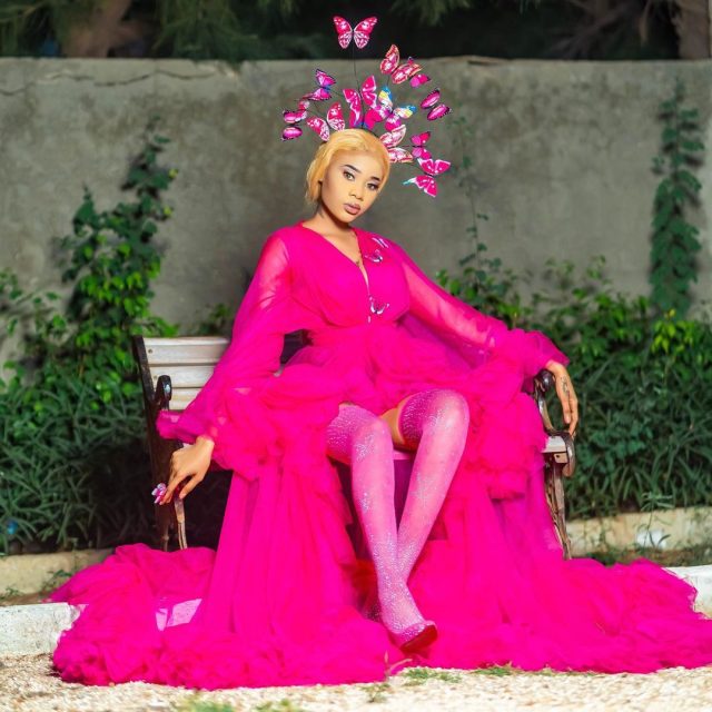 La sexy Ngonish Caramel dans une robe qui fascine la toile  (Photos)