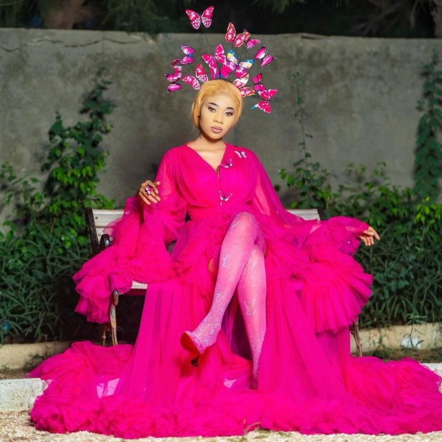 La sexy Ngonish Caramel dans une robe qui fascine la toile (Photos) La sexy Ngonish Caramel dans une robe qui fascine la toile (Photos)