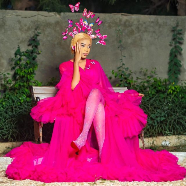 La sexy Ngonish Caramel dans une robe qui fascine la toile (Photos) La sexy Ngonish Caramel dans une robe qui fascine la toile (Photos)