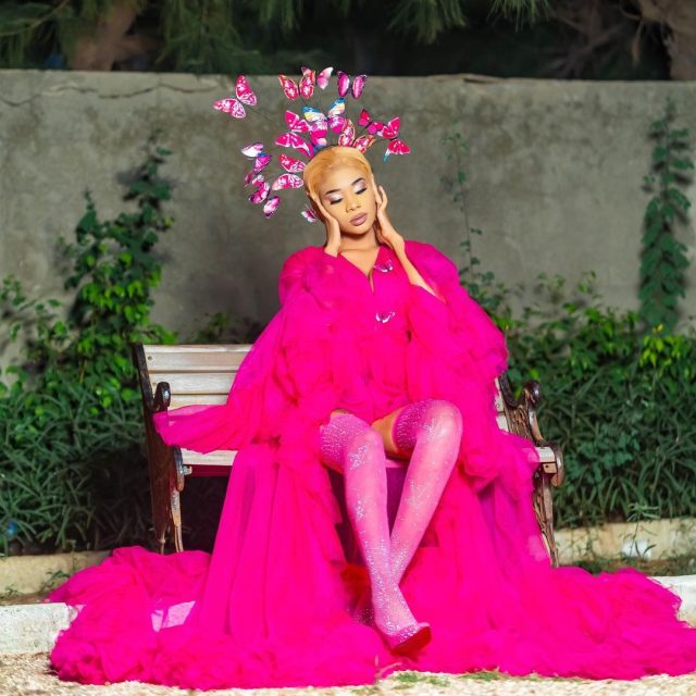 La sexy Ngonish Caramel dans une robe qui fascine la toile (Photos) La sexy Ngonish Caramel dans une robe qui fascine la toile (Photos)