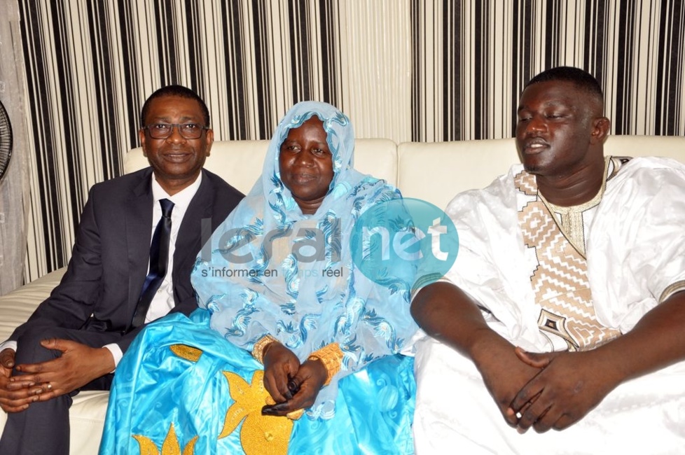 Balla Gaye et sa maman aux côtés de Youssou Ndour
