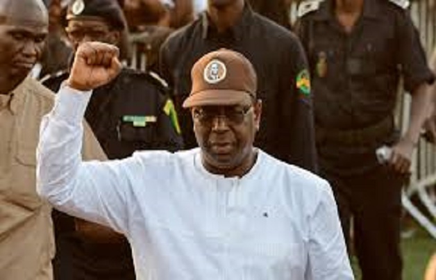 Clarification sur une jeu trouble au sein de BBY : Macky Sall dit cautionner certaines listes parallèles Clarification sur une jeu trouble au sein de BBY : Macky Sall dit cautionner certaines listes parallèles