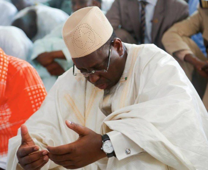Macky Sall endeuillé: Le khalife de Lobodou, Cheikh Ahmadou Bamba Ndiaye, 108 ans s'est éteint Macky Sall endeuillé: Le khalife de Lobodou, Cheikh Ahmadou Bamba Ndiaye, 108 ans s'est éteint