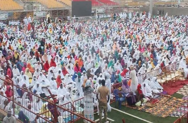 Visite de Cheikh Mouhaladou Mahi Niass à Dakar: Les images d’une grande mobilisation autour du Khalife de Médina Baye