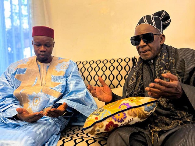 En visite rendue au Guide religieux : Télescopage frôlé entre Macky, Barth, Déthié et Sonko chez Cheikh Mahi En visite rendue au Guide religieux : Télescopage frôlé entre Macky, Barth, Déthié et Sonko chez Cheikh Mahi
