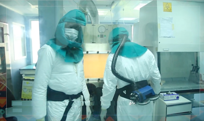 Covid-19: Omicron, c'est le nouveau variant qui affole les scientifiques