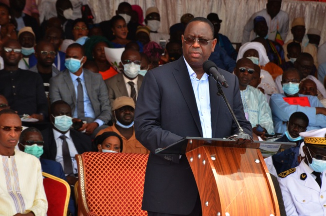 Macky Sall ordonne la poursuite des opérations de désencombrement à Dakar