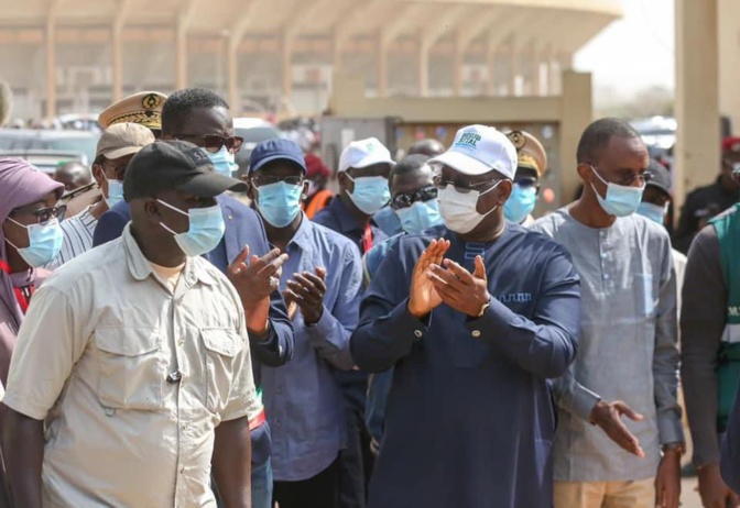 Macky Sall aux ministres: "je vous donne tous les pouvoirs, rendez la voie publique respiratoire"