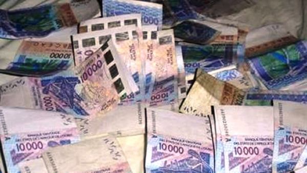 Trafic de devises à l’Aibd: Des Mauritaniens arrêtés avec près de 2 milliards