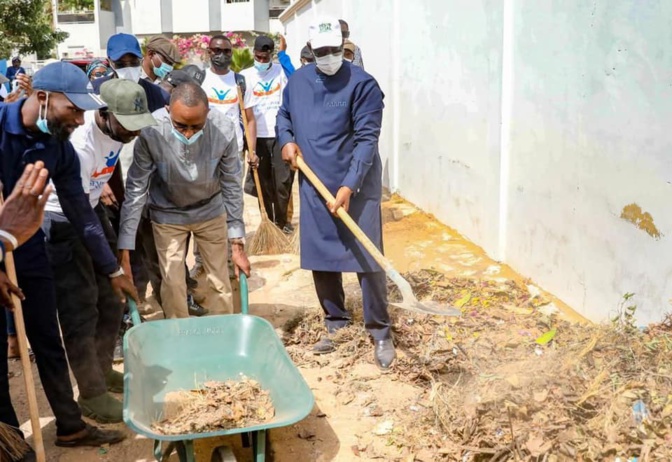 Journées nationales du nettoiement: Macky Sall se félicite des " Bësup Setal"