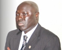 Macky2012 : Arona Coumba Ndoffène Diouf tacle Ibrahima Sall pour « basses manœuvres »