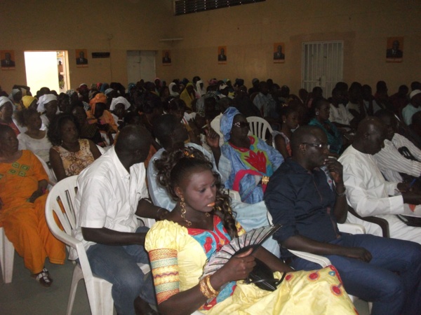 Photos - Rewmi mobilise à Louga !