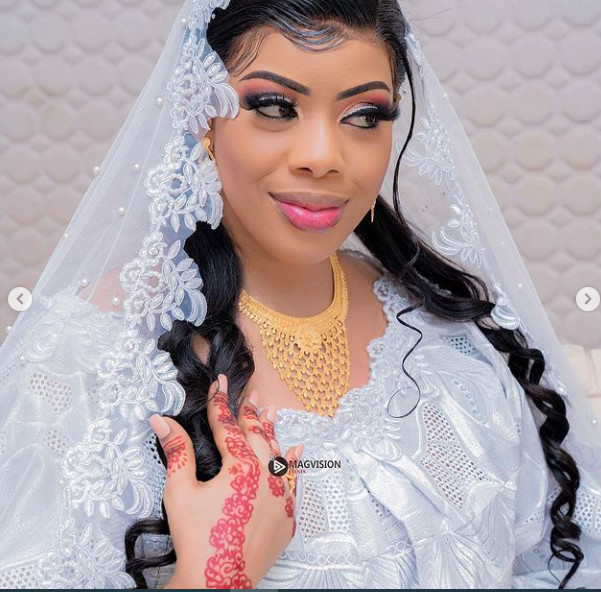 Sala de la série Pod et Marichou, toute joyeuse lors du baptême de son bébé (Photos)