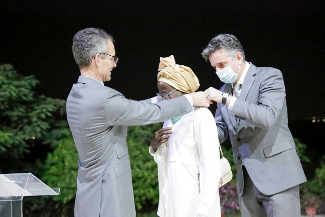 Mariètou Mbaye Ken Bugul et Antoinette Fall Correa : Deux grandes dames du monde littéraire décorées de l’ordre des Arts et des Lettres Mariètou Mbaye Ken Bugul et Antoinette Fall Correa : Deux grandes dames du monde littéraire décorées de l’ordre des Arts et des Lettres