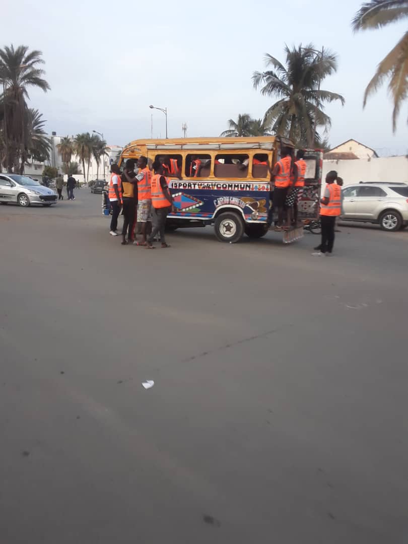 Place de la Nation: Flop total de la manif de Y en a Marre et de FRAPP ( Photos - Vidéo ) Place de la Nation: Flop total de la manif de Y en a Marre et de FRAPP ( Photos - Vidéo )
