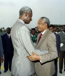 Les deux visites à Dakar de Nelson Mandela