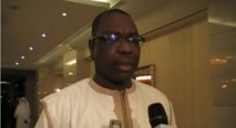 Un homme ouvre un compte Facebook à son nom : Le ministre Mankeur Ndiaye menace et brandit la cross en l’air