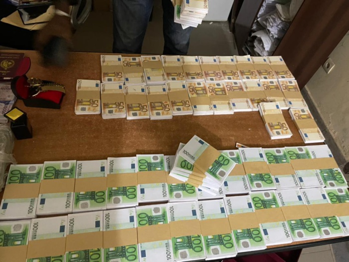 Axe Médina-Liberté 6: Plus de1,5 milliard noirs et 330 millions F en faux billets saisis Axe Médina-Liberté 6: Plus de1,5 milliard noirs et 330 millions F en faux billets saisis