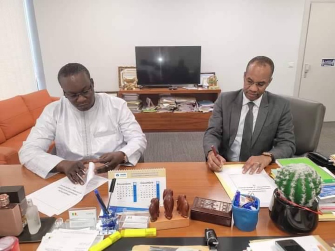 Signature d'une convention de partenariat: 100 jeunes à recruter dans le secteur de la presse et de la communication Signature d'une convention de partenariat: 100 jeunes à recruter dans le secteur de la presse et de la communication