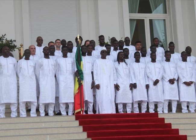 En route vers la CAN 2021: Les "Lions" ont quitté Dakar avec Kouyaté, 3 joueurs et 6 membres testés positifs, «confinés »