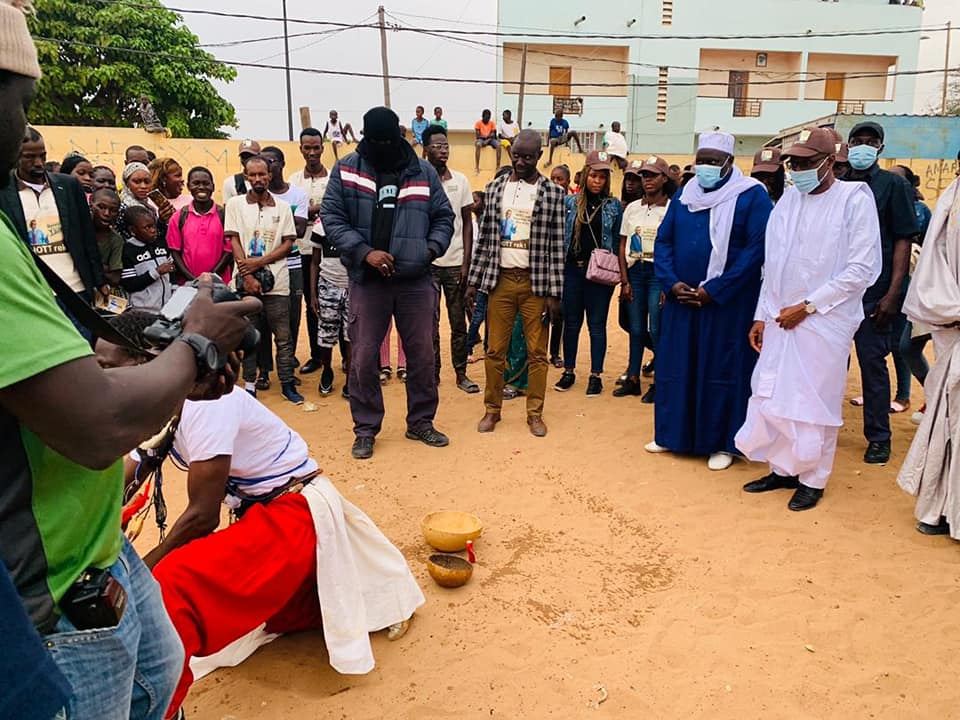 Amadou Hott, “gris-gris” à la main: Toute la vérité sur l’image prise à Yeumbeul Sud