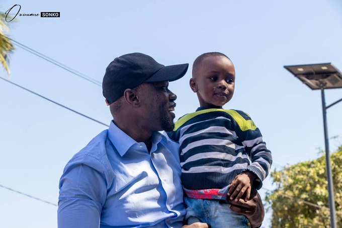 Images en marge de la campagne : des enfants « battent campagne» pour Sonko Images en marge de la campagne : des enfants « battent campagne» pour Sonko