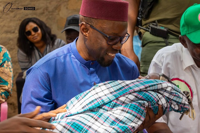 Images en marge de la campagne : des enfants « battent campagne» pour Sonko