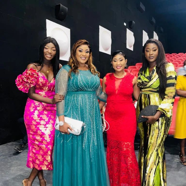 Fin Karma :  Admirez le sagnsé de l'actrice Adja Nationale Fin Karma :  Admirez le sagnsé de l'actrice Adja Nationale